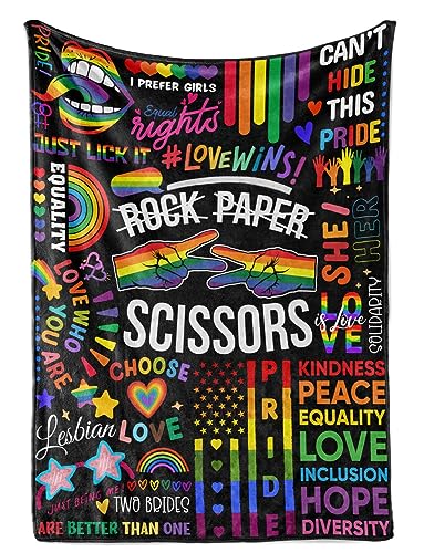 InnoBeta Lesbische Decke, Lesbische Geschenke, Lesbische Hochzeitsgeschenke, Tom Boy, Geburtstagsgeschenke, Gay Pride, Regenbogen, weiche Überwurfdecke Bett, Sofadecke – 127 x 165 cm von INNObeta