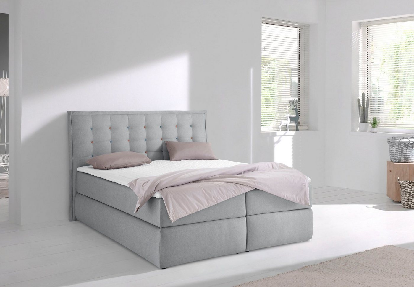 INOSIGN Boxspringbett Sagres, Kopfteil mit 2farbiger Flatterbiese und zweifarbigen Knöpfen von INOSIGN
