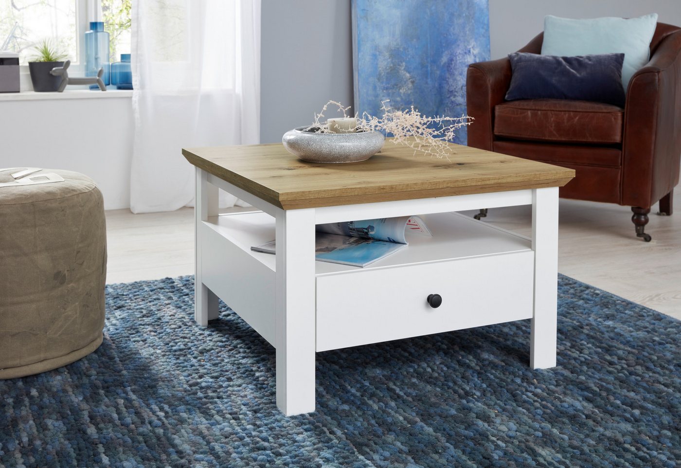 INOSIGN Couchtisch Ulm, Wohnzimmertisch in Weiß/Eiche mit abgeschrägtem Oberboden - 70/70 cm von INOSIGN