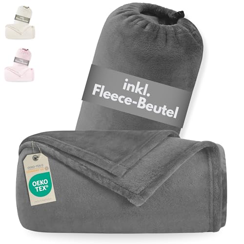 INSPINOVIA Microfaser Fleece Decke 150 x 200 cm mit Tasche | Kuscheldecke | Wohndecke | Sofadecke | Reisedecke | Oeko Tex Standard 100 (Grau) von INSPINOVIA