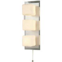 Inspired Cube IP44 Wandleuchte mit Zugschalter, 3-flammig, G9, poliertes Chrom und Aluminium von INSPIRED LIGHTING