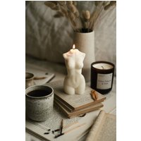 Venus Körperkerze Schwarze Orchidee, Duftendes Sojawachs, Skulpturales Dekor von INTERLUDECANDLES