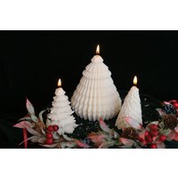 Weihnachtsbaumkerzen - Trio | Weihnachtsbaumförmige Kerzen Weihnachtsschmuck Weihnachtliche Duftkerzen Weihnachtsgeschenke von INTERLUDECANDLES