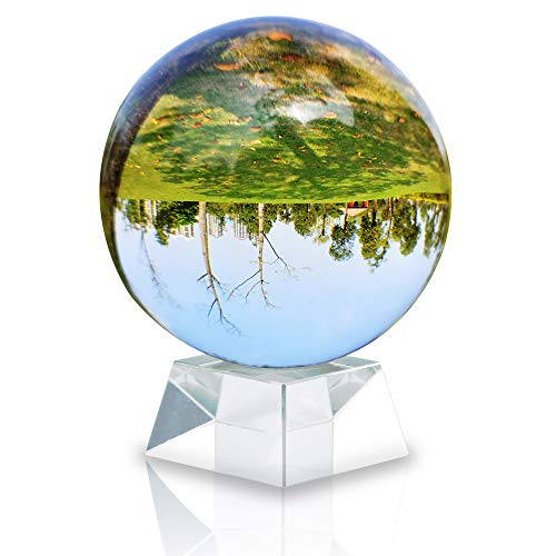 INTIRILIFE Glaskugel mit Ständer in KRISTALL KLAR 100. mm – Kristallkugel mit Glasständer perfekt geeignet für Meditation, Fotografie, Dekoration UVM. – Kristallball Glasball Fotokugel von INTIRILIFE