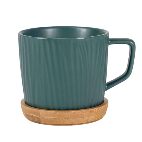 INTIRILIFE Kaffeetasse mit nordischen Rillen Muster in Grün - 230 ml Füllmenge - Teetasse aus Keramik mit Holz Untersetzer von INTIRILIFE