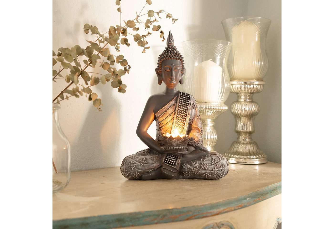 INtrenDU Buddhafigur Buddha mit Teelichthalter 30cm, mit Strassbestückter Schärpe von INtrenDU