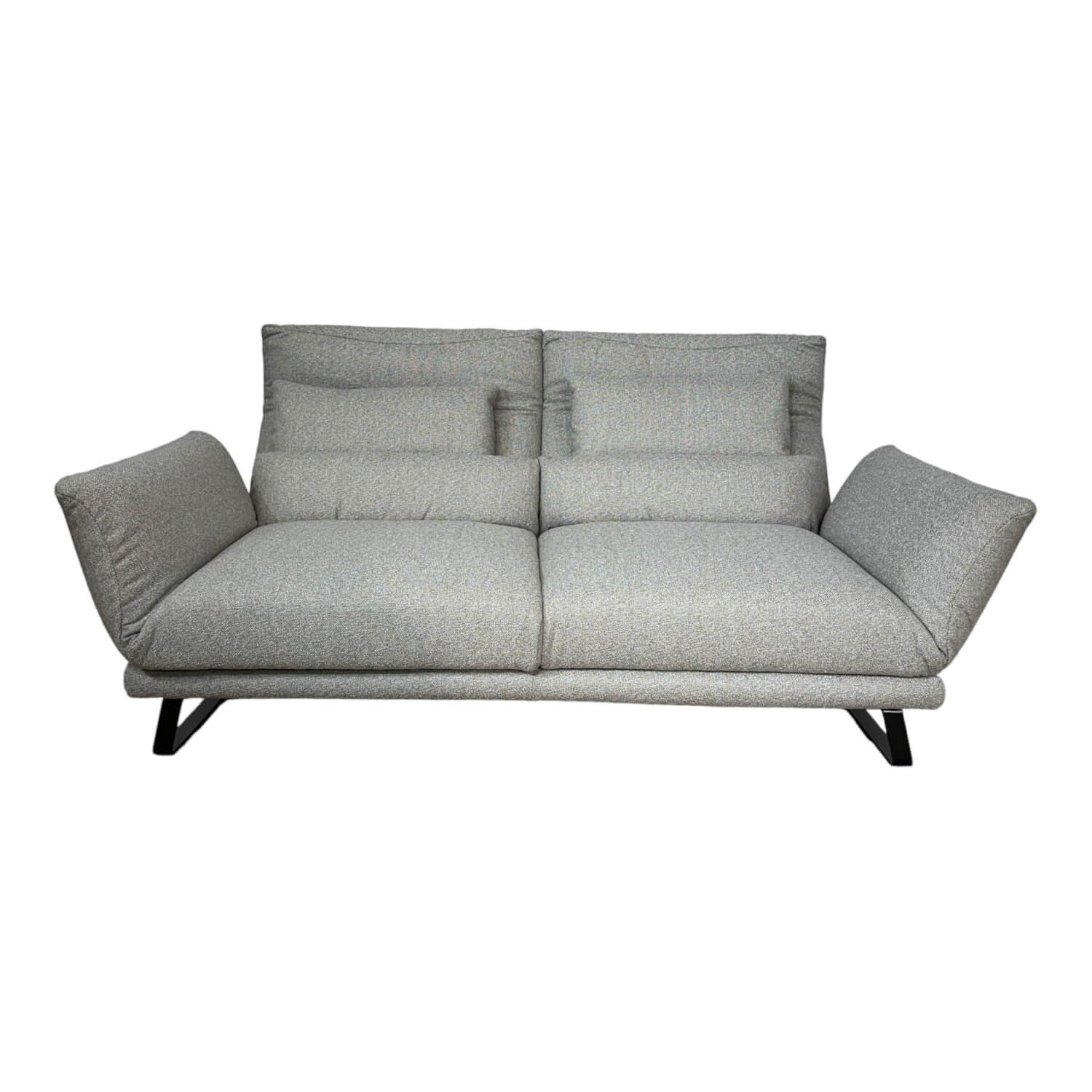 Sofa Clou Stoff 10 Grau Metallkufe Matt Schwarz Mit Liegefunktion Und Rückenkiss... von IP Design