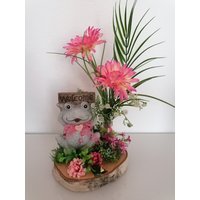 Blumengesteck Künstlich Welcome Lustige Deko Auf Baumscheibe Mit Blumen Und Grünpflanzen Nr. 49 von IQ57