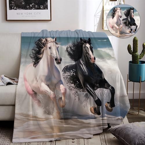 Decke pferdemotiv 150x200cm Sanft Flanell Flauschig und Warme,3D Pferd Wohndecke als Sofadecke Couchdecke Tagesdecke (A,150x200cm) von IUNTWEIE