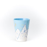 Hellblaue Keramik Tasse Buntstift Zeichnung Berg Blauer Himmel Gold Mond Und Vögel Handgemacht Von Iana Kaisheva von IanaArtCeramics
