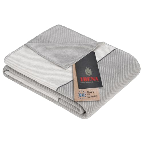 Ibena Austin Kuscheldecke 150x200 cm - hellgraue Decke, Pflegeleichte und kuschelweiche Baumwollmischung von Ibena