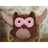 Eule Kissen Aus Stoff Oh So Braun Soft Und Baumwolle Rosa Blumen von Iboudou