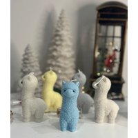 Alpaka/Lama Kerze | Mit Duft Auswahl Dekorativ Geschenkidee Handgemacht Aus Sojawachs 100% Vegan Farbenauswahl Tier Liebe Alpaka/Lama Kerze | Mit Duft Auswahl Dekorativ Geschenkidee Handgemacht Aus Sojawachs 100% Vegan Farbenauswahl Tier Liebe von IcandleStudio