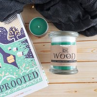 The Wood // Uprooted By Naomi Novik Duftkerze Im 230 Ml Glas von IceyDesigns