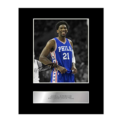 Joel Embiid Signiertes Foto mit Passepartout, Philadelphia 76ers #01 NBA gedrucktes Autogramm, Geschenk, Bild Druck von Iconic pics