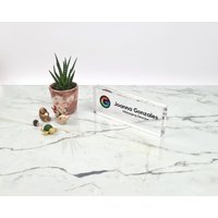 Personalisiertes Acryl Büro Namensschild Schreibtisch Schild Mit Logo von IdeaSide