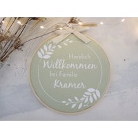 Personalisiertes Türschild | Türkranz Mit Namen Namensschild Stickrahmen Geschenk Zur Hochzeit & Einzug Wanddekoration von Ideeschmiede