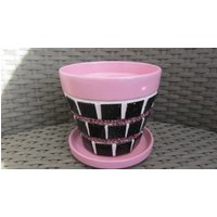 Altrosa Blumentopf Mit Schwarzen Glasmosaik Und Dunkelrosa Dekogranulat Altrosa Blumentopf Mit Schwarzen Glasmosaik Und Dunkelrosa Dekogranulat von IlGiardinoDesigns