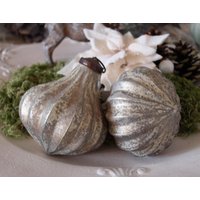 Weihnachtskugel, Zapfen, Antik Gold, Glas, Christbaumkugel, Shabbychic von IlSognosVintage