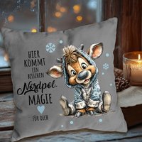 Kissen Rentier Elch Ein Bisschen Nordpolmagie Für Dich Weihnachtskissen Inkl Füllung Dekokissen Personalisierbar Geschenk Ks371 von IlkaParey
