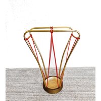 60Er Mcm Schirmständer String Design, Vintage Garderobe Rot Und Gold, Hollywood Regency Interior, Rockabilly Ära von Ilumdecor