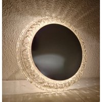 70S Beleuchteter Acryl Wandspiegel Mit Rahmen in Eisberg Optik, Vielseitige Vintage Decken/Wandlampe Von Schöninger von Ilumdecor