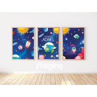 Weltraumposter Zum Personalisieren Mit Dem Vornamen Des Kindes Für Eine Schlafzimmerdekoration Im Universum-stil von ImagineAffiche