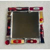 Akzentspiegel Mit Handgemachter Glas-Umrandung, Rot/Weinrot/Braun von ImbroglioGlassArt