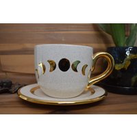 Gelbgold Und Glitzer Mondphase - Halbmond Jumbo Keramik Cappuccino Tasse Schale Set 70 G Gelbgold Und Glitzer Mondphase - Halbmond Jumbo Keramik Cappuccino Tasse Schale Set 70 G von InAGlaze