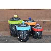 Gesprenkelt Schwarz Mit Regenbogen Polka Dots 4Er Set Keramik Kanister - Gewölbte Deckel Xl, L, M, S Pride Lgbtq Gesprenkelt Schwarz Mit Regenbogen Polka Dots 4Er Set Keramik Kanister - Gewölbte Deckel Xl, L, M, S Pride Lgbtq von InAGlaze