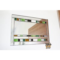 Opulenter Art-Deco-Spiegel Mit Mehrfarbigem Buntglas-Mosaik Eine Strahlende Verschmelzung Von Farben Und Stil von InStudio999Glass