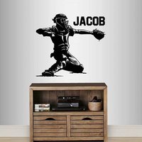 In-style Abziehbilder Wand Vinyl Aufkleber Home Decor Kunst Benutzerdefinierte Name Junge Mann Baseball Catcher Spieler Sport Teen Abnehmbares In-style Abziehbilder Wand Vinyl Aufkleber Home Decor Kunst Benutzerdefinierte Name Junge Mann Baseball Catcher Spieler Sport Teen Abnehmbares von InStyleDecals