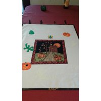 Glühen Sie in Den Dunklen Geistern Wandbehang von InTheValleyHandmade