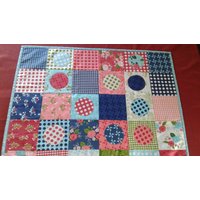 Polka Dot Tischdeckel von InTheValleyHandmade