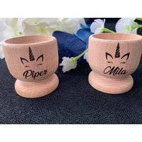 Gravur Holz Eierbecher Name Mit Osterhase Ostergeschenk Einhorn Gravur Holz Eierbecher Name Mit Osterhase Ostergeschenk Einhorn von Inakhi