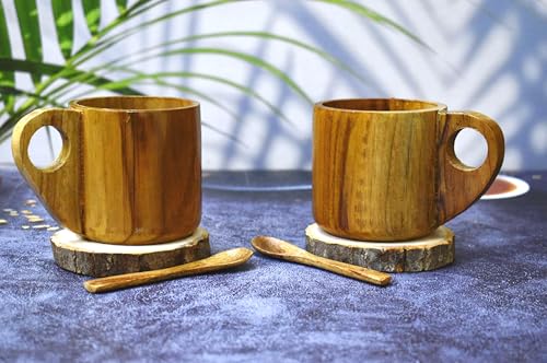 India House Set mit 2 natürlichen Holz-Kaffeetassen mit Untersetzer und Löffel, 180 ml, Tee-, Milch-, Saft-, Limonadenbecher, Heiß- und Kaltgetränkebecher mit Griff, ideal für Zuhause, Büro, Bar und von India House