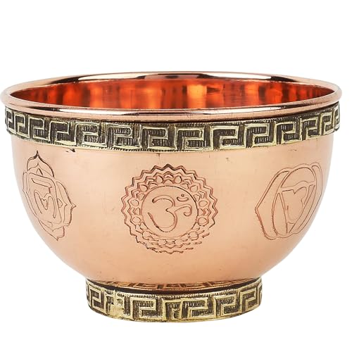Indian Consigners Kleine Altar Hexerei Servierschüssel, Offering or Smudging Copper Brass Bowl (7 Chakra geprägt) von Indian Consigners