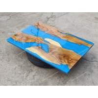 Akazienholz Epoxy Tischplatte Blue River Harz Tisch von IndianArtistArt