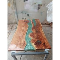 Epoxid-Tisch Aus Holz/Grüner Fluss Epoxidharz Tischplatte Handgefertigte Holzmöbel Luxus Epoxy Esstisch Home Decor von IndianArtistArt