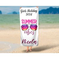 Personalisierte Strandtuch, Mädchen Urlaub Handtücher, Hen Do Pool-Handtuch, Benutzerdefinierte Swim Handtuch, Individuelle Party von IndigoPig