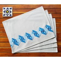 Platzsets Aus Baumwolle Mit Stickerei in Blautönen - 4Er Set von Indigostep