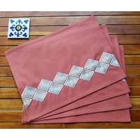 Rostfarbene Tischsets Aus Baumwolle Mit Stickerei in Mattgold - 4Er Set von Indigostep