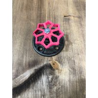 Industrielle Rohr Wandhaken Und/Oder Vorhang Krawatte Zurück Mit Rosa Wasserhahn Griff von IndustrialDecorStyle