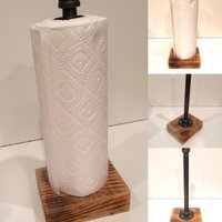 Scheunenholz Industrial Rustikal Urban Pfeife Papier Handtuchhalter von IndustrialDecorStyle