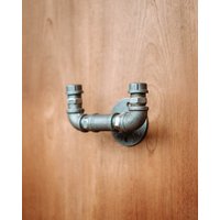 Industrieller Rohr-Mantel- Kleiderhaken - Vintage Handtuch- Türhaken Rustikale Huthaken Metall-Wandhaken Für Bad & Türen von IndustrialMaestro
