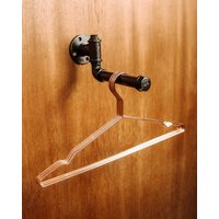 Maßgefertigter Kleiderständer Aus Rohr - Urbanes Steampunk-Design Wandmontierter & Kleiderstange von IndustrialMaestro
