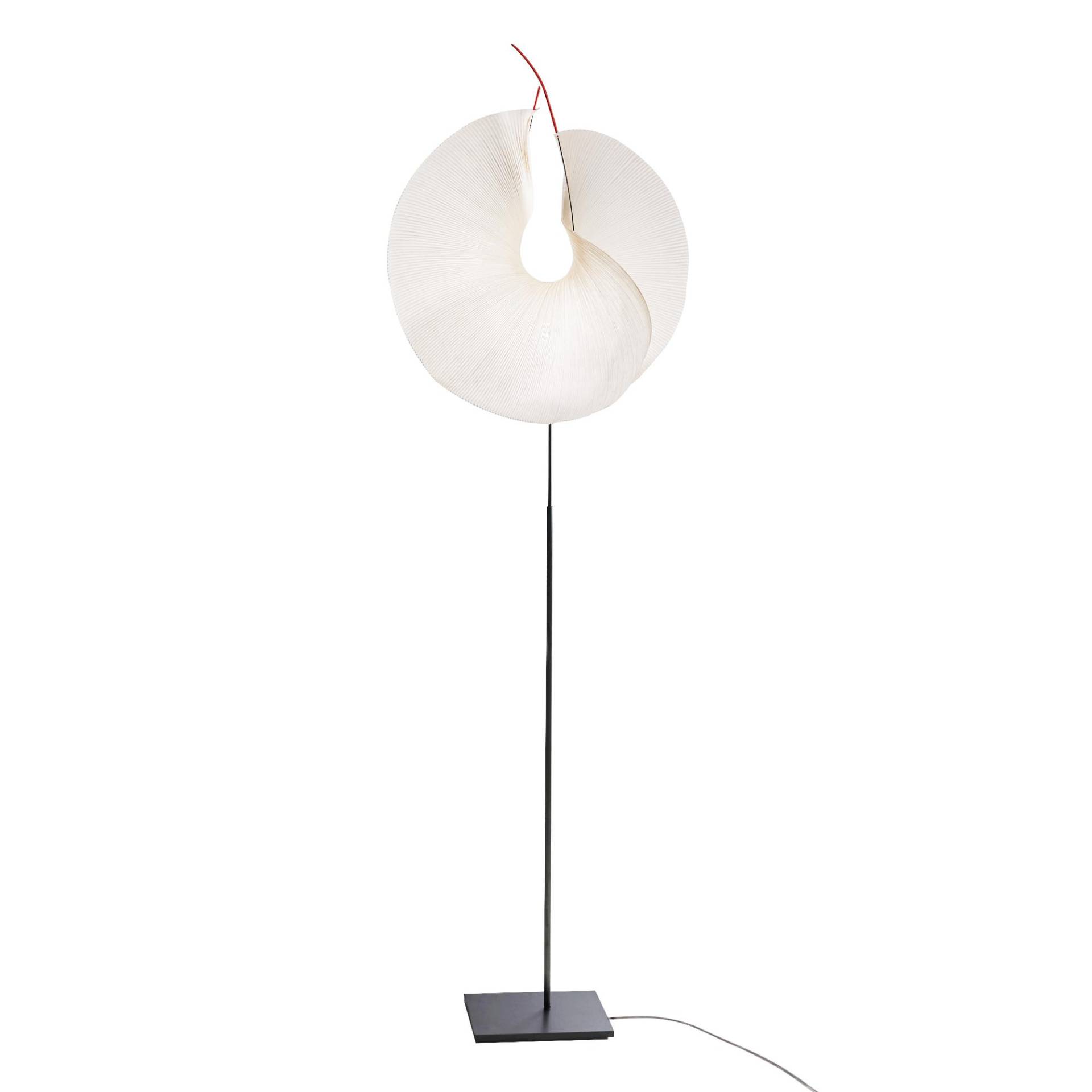 Ingo Maurer - Yoruba Rose LED Stehleuchte - weiß/Schirm Papier japanisch Ø50cm/H 130-160cm/Kabel mit Schalter und Dimmer/Gestell Edelstahl grau/LED 9W von Ingo Maurer