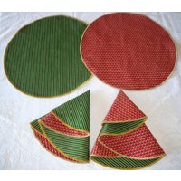 Satz Von 4 Reversible Kreisförmigen Weihnachten Servietten/Tischsets von IngridstreasuresShop