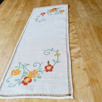 Schöne Florale/Kreuzstich Bestickte Tischläufer Tischdecke Aus Leinen Schweden von Ingsvintage