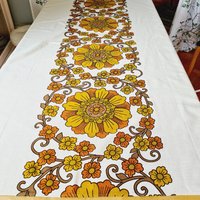 Wunderschöne Retro Bedruckte Tischdecke Mit Blumen Aus Robuster Baumwolle Von Almedahls Schweden von Ingsvintage